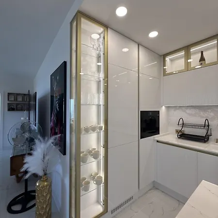 Premium! Skyline Panorama Full Sea View, Pool, Sauna, Free Parking! * Varna