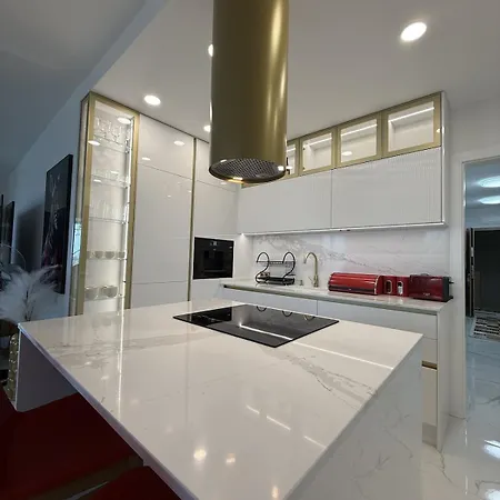Premium! Skyline Panorama Full Sea View, Pool, Sauna, Free Parking! Appartement
